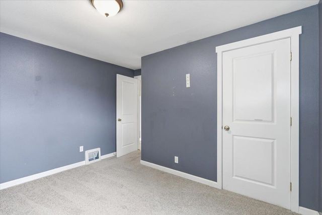 5911 N Braeburn Dr, Spokane, WA 99205