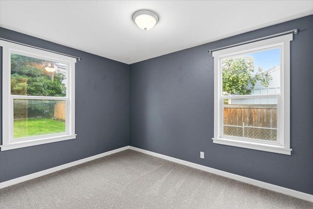 5911 N Braeburn Dr, Spokane, WA 99205