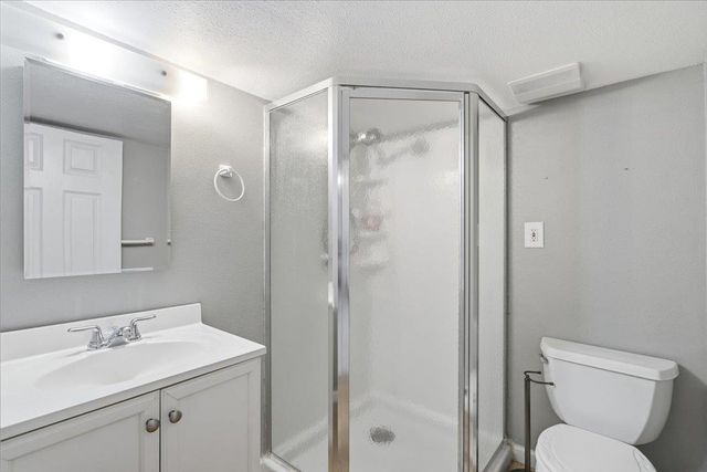 5911 N Braeburn Dr, Spokane, WA 99205