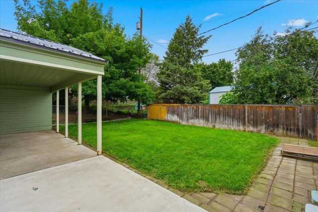 5911 N Braeburn Dr, Spokane, WA 99205