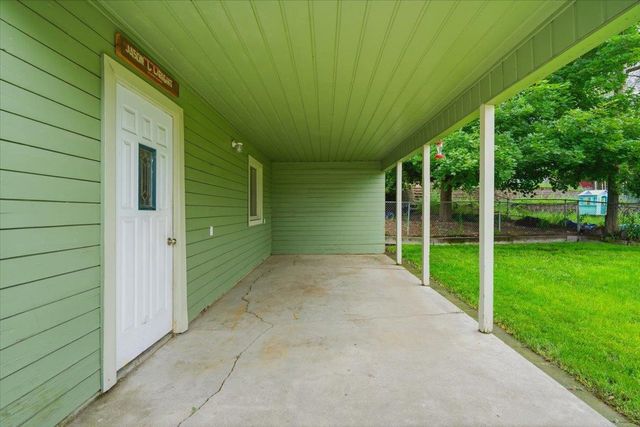 5911 N Braeburn Dr, Spokane, WA 99205