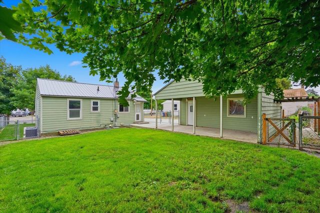 5911 N Braeburn Dr, Spokane, WA 99205