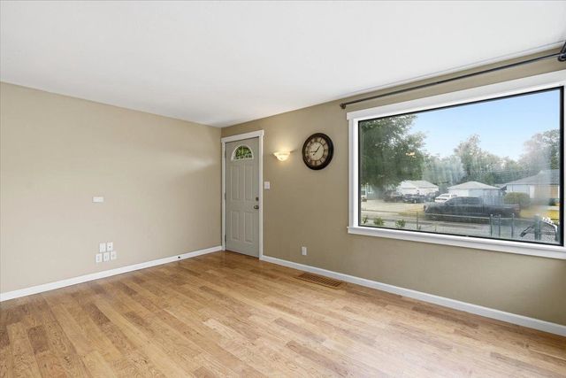 5911 N Braeburn Dr, Spokane, WA 99205