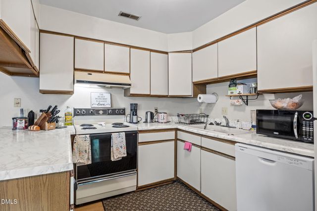 199 Summerwalk Circle, Chapel Hill, NC 27517