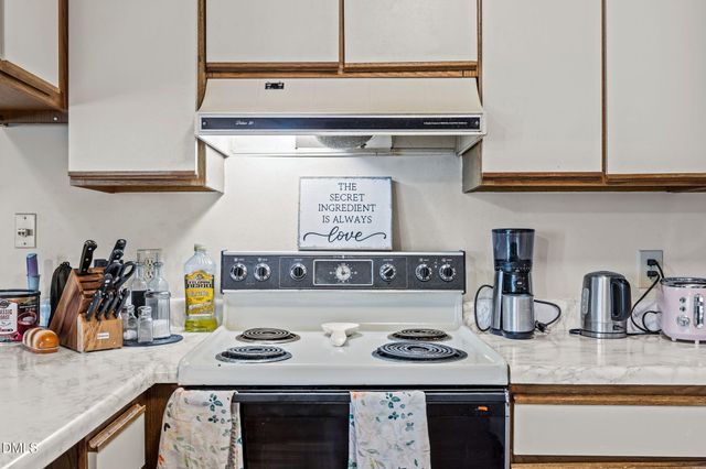 199 Summerwalk Circle, Chapel Hill, NC 27517