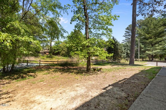 199 Summerwalk Circle, Chapel Hill, NC 27517