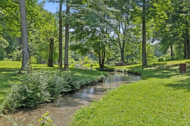 630 Lakeview Cir, Tennessee Ridge, TN 37178