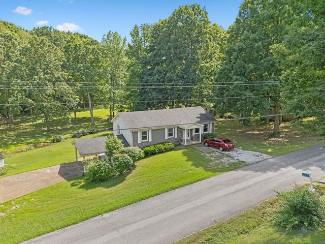 630 Lakeview Cir, Tennessee Ridge, TN 37178