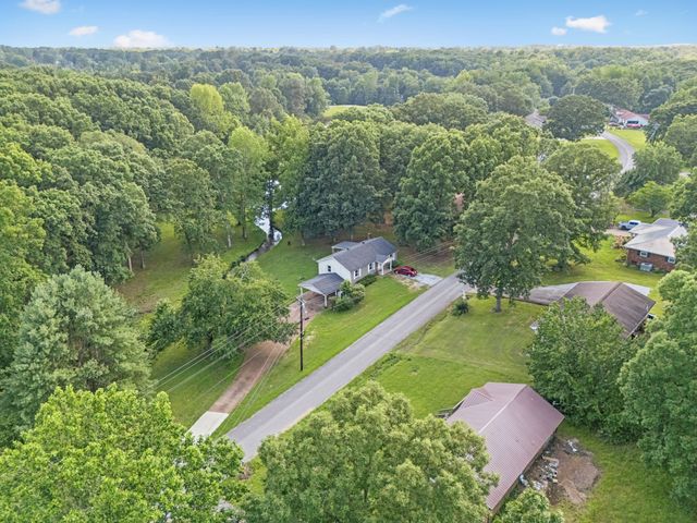 630 Lakeview Cir, Tennessee Ridge, TN 37178