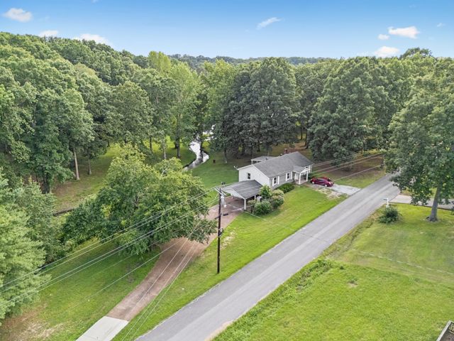 630 Lakeview Cir, Tennessee Ridge, TN 37178