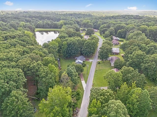 630 Lakeview Cir, Tennessee Ridge, TN 37178