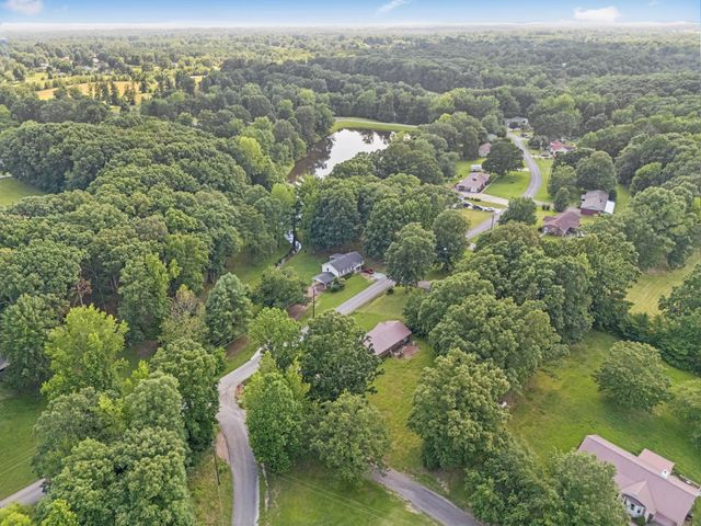 630 Lakeview Cir, Tennessee Ridge, TN 37178