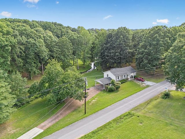 630 Lakeview Cir, Tennessee Ridge, TN 37178