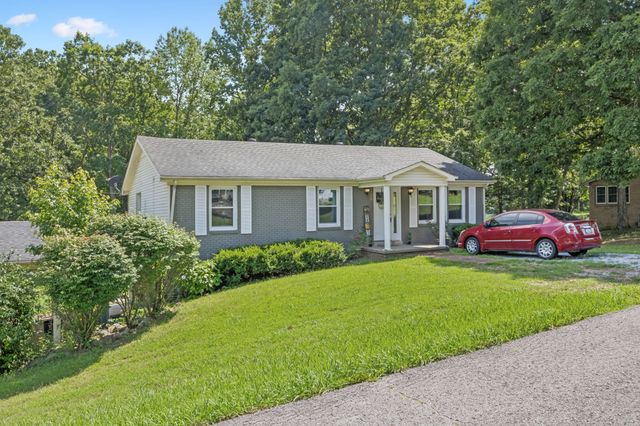 630 Lakeview Cir, Tennessee Ridge, TN 37178
