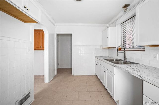 17390 Northlawn Street, Detroit, MI 48221