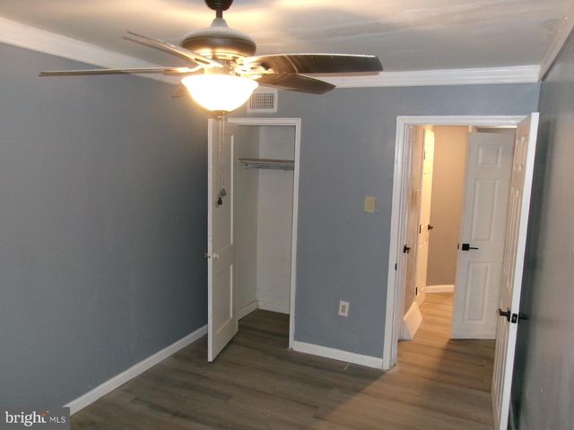 1017 BARKER RD, Sharon Hill, PA 19079