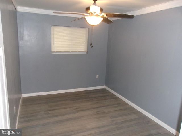 1017 BARKER RD, Sharon Hill, PA 19079