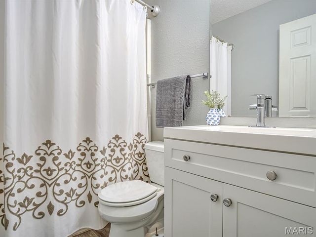 616 Arrowhead Drive, Collinsville, IL 62234