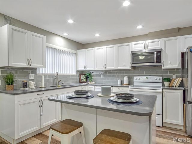 616 Arrowhead Drive, Collinsville, IL 62234