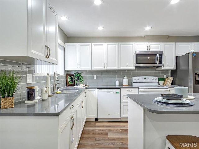 616 Arrowhead Drive, Collinsville, IL 62234