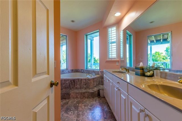 621 Rum RD, Captiva, FL 33924