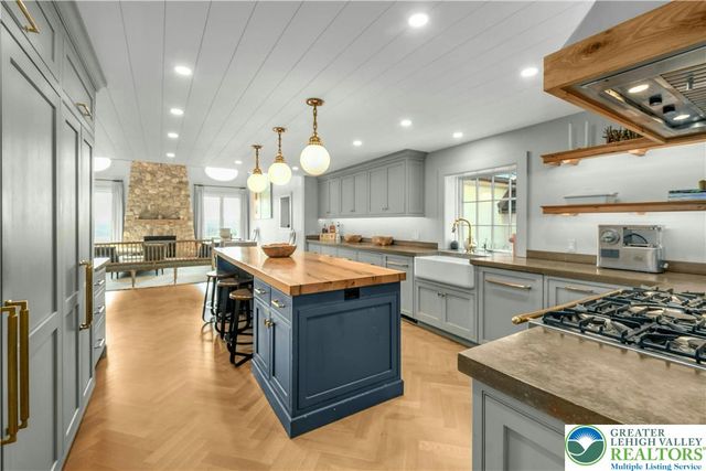 7043 Phillips Mill Road, Solebury, PA 18938