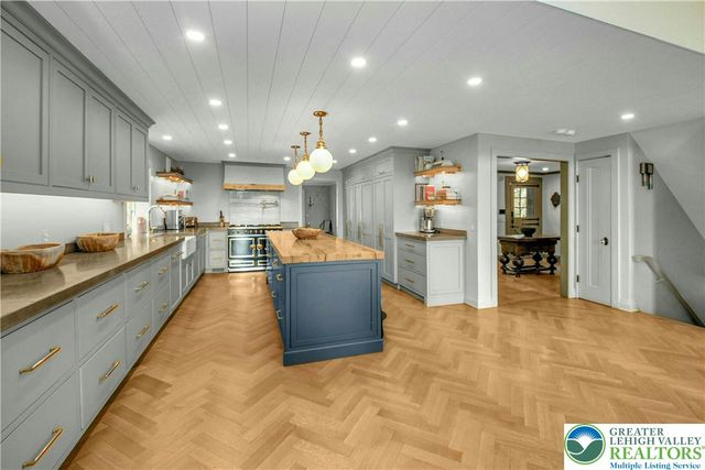 7043 Phillips Mill Road, Solebury, PA 18938