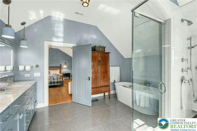 7043 Phillips Mill Road, Solebury, PA 18938