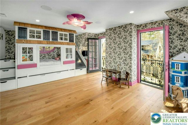 7043 Phillips Mill Road, Solebury, PA 18938