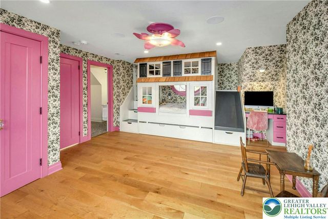 7043 Phillips Mill Road, Solebury, PA 18938