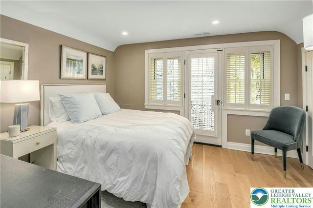 7043 Phillips Mill Road, Solebury, PA 18938