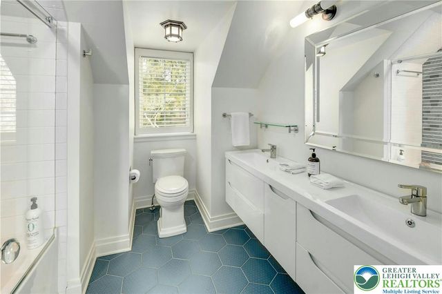 7043 Phillips Mill Road, Solebury, PA 18938