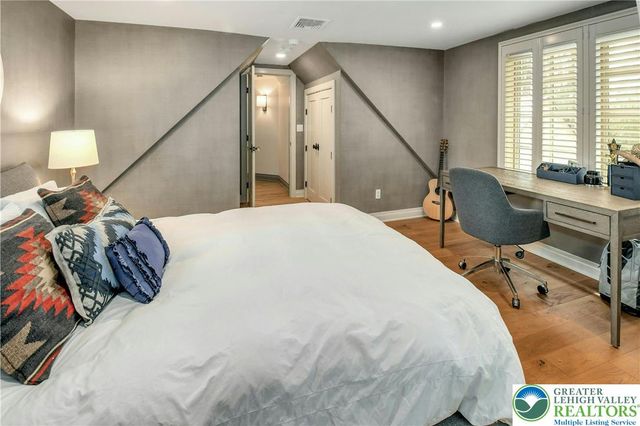 7043 Phillips Mill Road, Solebury, PA 18938