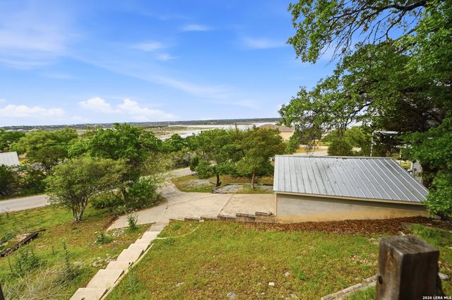 1518 LAKESIDE DR W, Canyon Lake, TX 78133