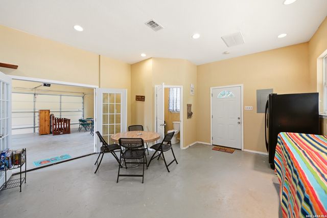1518 LAKESIDE DR W, Canyon Lake, TX 78133