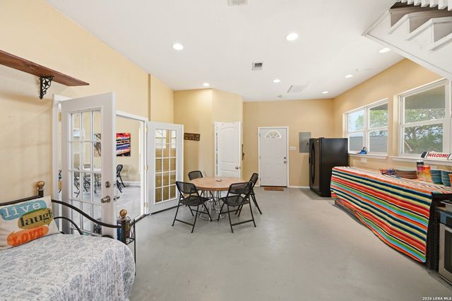 1518 LAKESIDE DR W, Canyon Lake, TX 78133