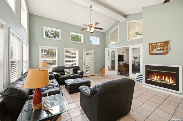 1518 LAKESIDE DR W, Canyon Lake, TX 78133
