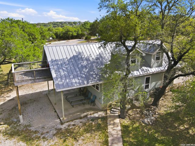 1518 LAKESIDE DR W, Canyon Lake, TX 78133