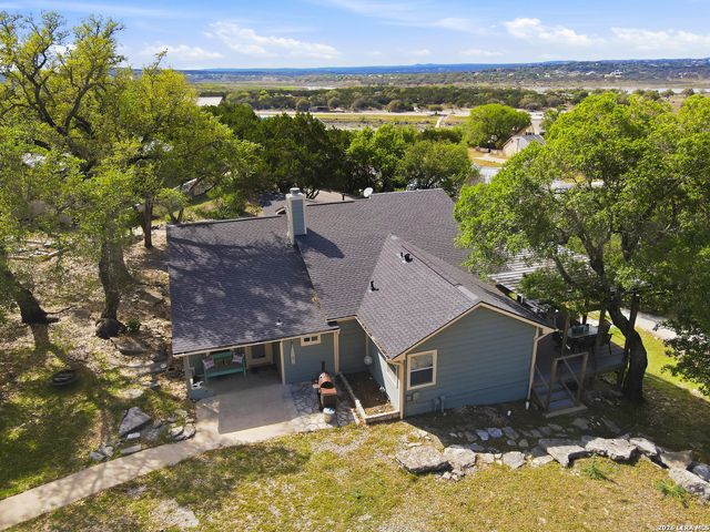 1518 LAKESIDE DR W, Canyon Lake, TX 78133
