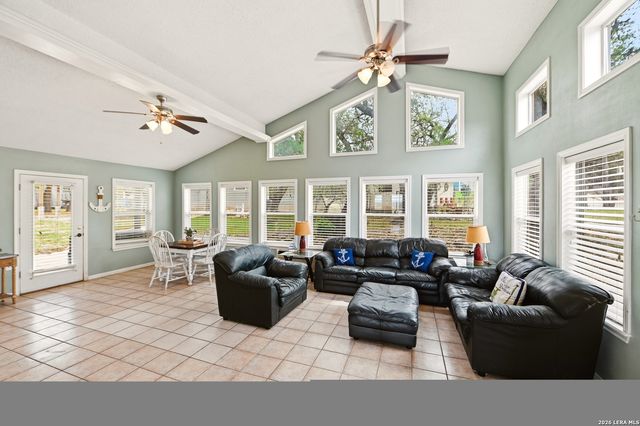 1518 LAKESIDE DR W, Canyon Lake, TX 78133