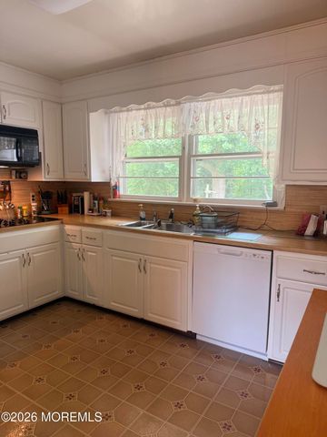 59 Maple Avenue, Little Silver, NJ 07739