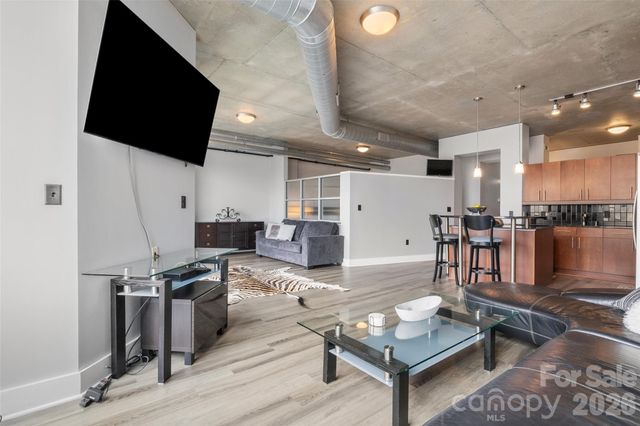 505 E 6th Street 707, Charlotte, NC 28202