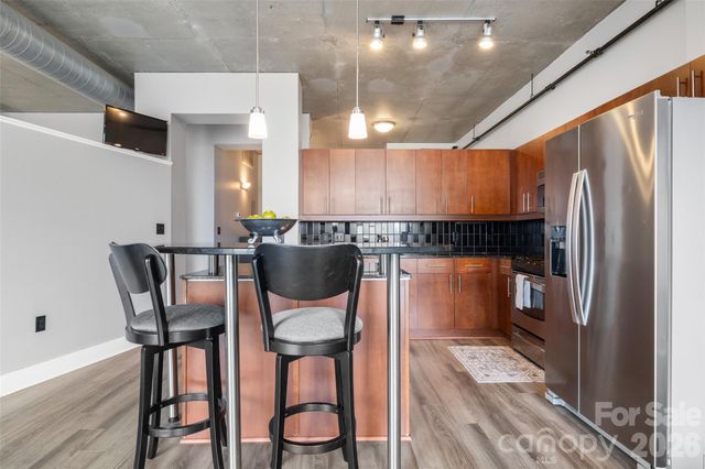 505 E 6th Street 707, Charlotte, NC 28202