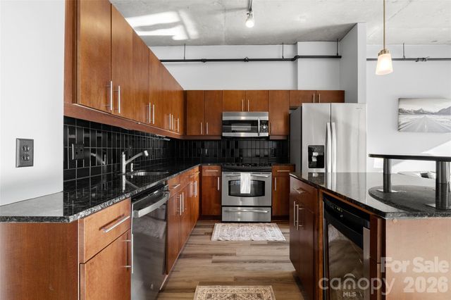 505 E 6th Street 707, Charlotte, NC 28202