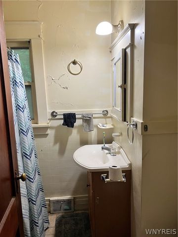 2248 Willow Avenue, Niagara Falls, NY 14305