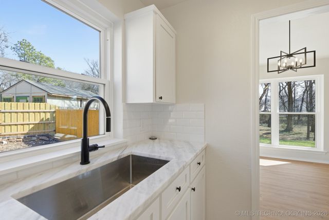 1213 S Oak Avenue, Broken Arrow, OK 74012