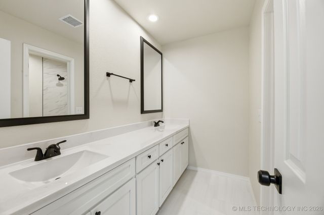 1213 S Oak Avenue, Broken Arrow, OK 74012