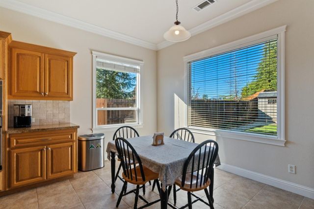 2030 Hedgerow Avenue, Redding, CA 96003