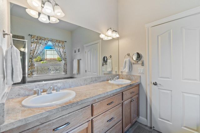 2030 Hedgerow Avenue, Redding, CA 96003