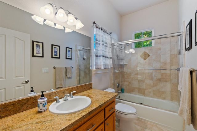 2030 Hedgerow Avenue, Redding, CA 96003